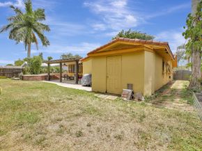 7241 NW 10th Court, Plantation FL 33313