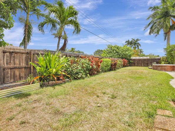 7241 NW 10th Court, Plantation FL 33313