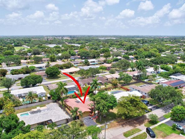 7241 NW 10th Court, Plantation FL 33313