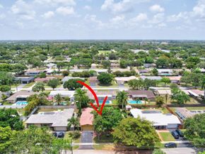7241 NW 10th Court, Plantation FL 33313