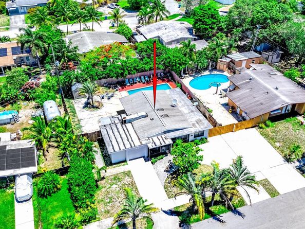 907 W Bloxham Street, Lantana FL 33462