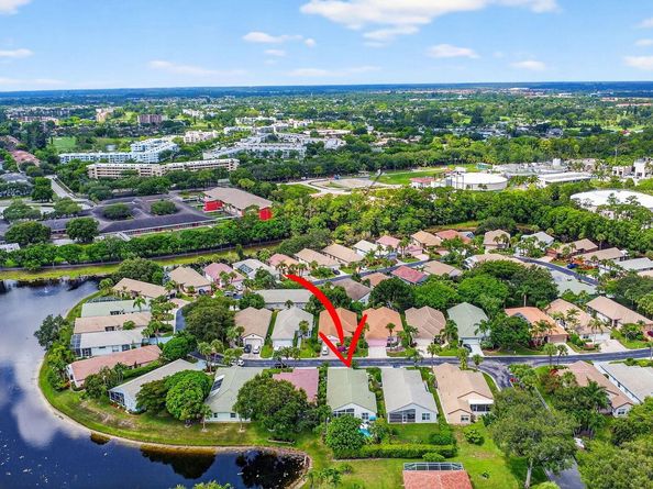 2804 Waters Edge Circle, Greenacres FL 33413