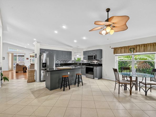 2804 Waters Edge Circle, Greenacres FL 33413