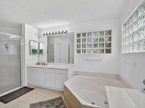 2804 Waters Edge Circle, Greenacres FL 33413