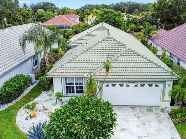 2804 Waters Edge Circle, Greenacres FL 33413