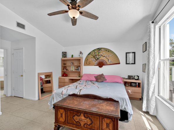 2804 Waters Edge Circle, Greenacres FL 33413