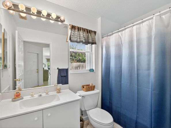 2804 Waters Edge Circle, Greenacres FL 33413