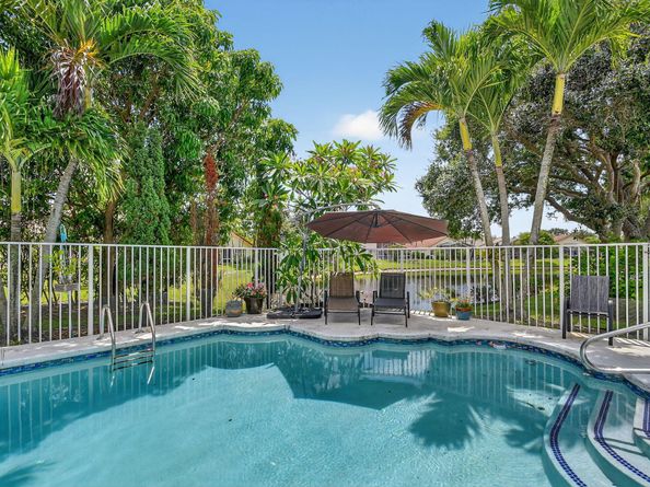 2804 Waters Edge Circle, Greenacres FL 33413