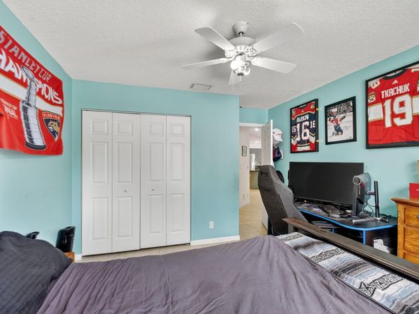 2804 Waters Edge Circle, Greenacres FL 33413