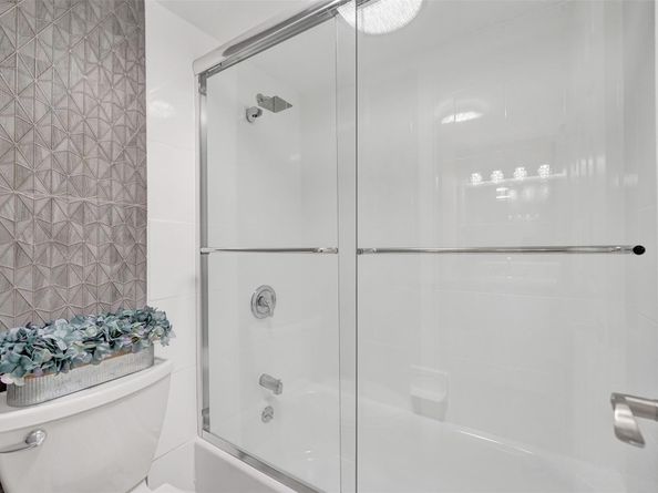 3121 Riverside Dr A303, Coral Springs FL 33065