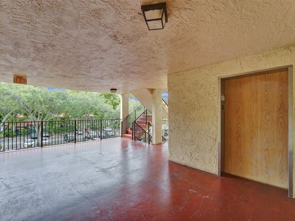 3121 Riverside Dr A303, Coral Springs FL 33065