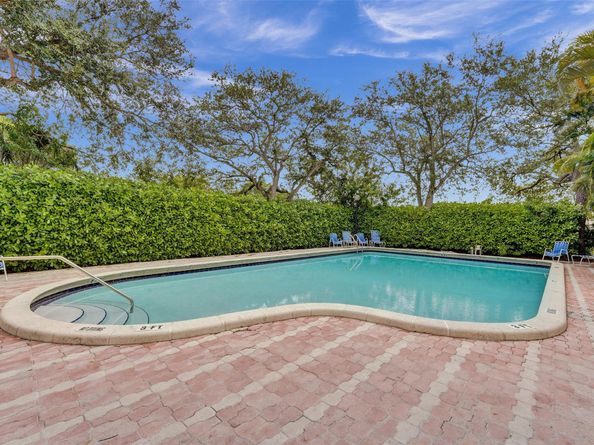 3121 Riverside Dr A303, Coral Springs FL 33065