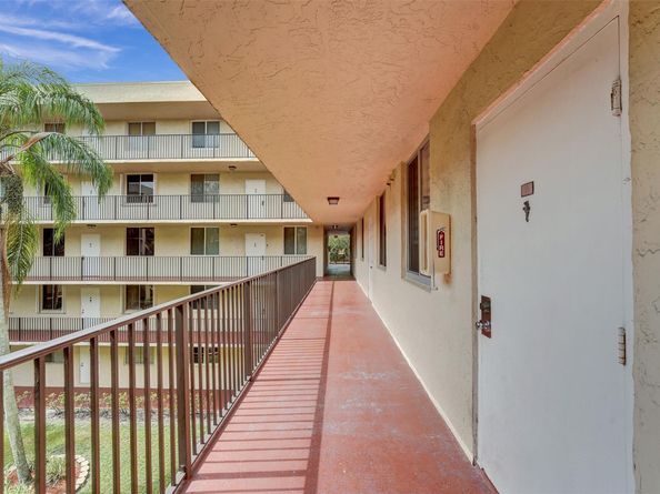 3121 Riverside Dr A303, Coral Springs FL 33065