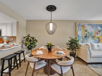 3121 Riverside Dr