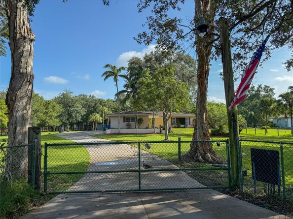 14431 Mustang Trail, Southwest Ranches FL 33330
