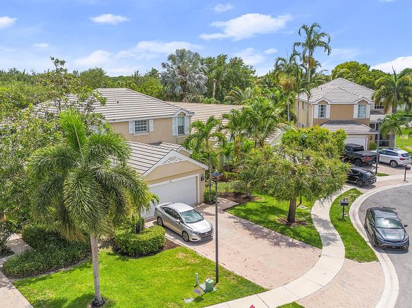 168 Canterbury Place, Royal Palm Beach FL 33414