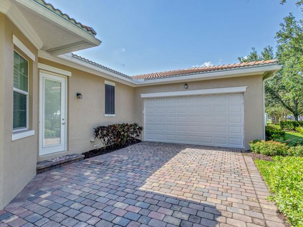 1122 S Prescott Drive, Jupiter FL 33458