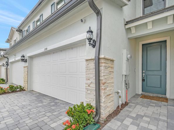 2138 Appleton Circle S, Oakland Park FL 33309