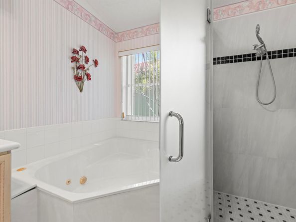 6251 Grand Cypress Circle, Lake Worth FL 33463