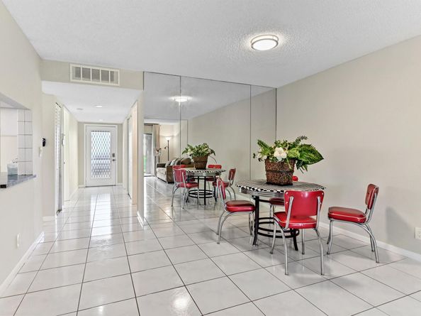 15451 Pembridge Drive 207, Delray Beach FL 33484