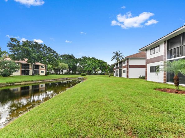 15451 Pembridge Drive 207, Delray Beach FL 33484