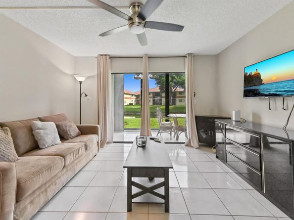 15451 Pembridge Drive 207, Delray Beach FL 33484