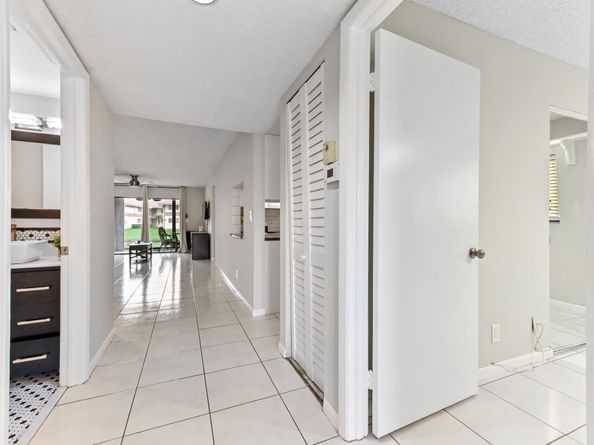 15451 Pembridge Drive 207, Delray Beach FL 33484