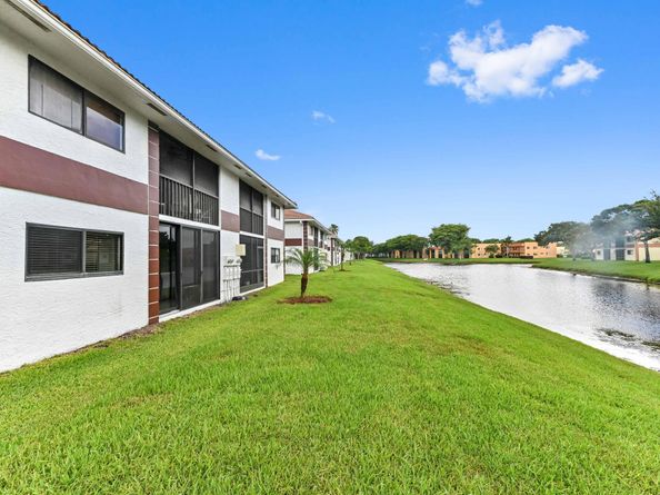 15451 Pembridge Drive 207, Delray Beach FL 33484