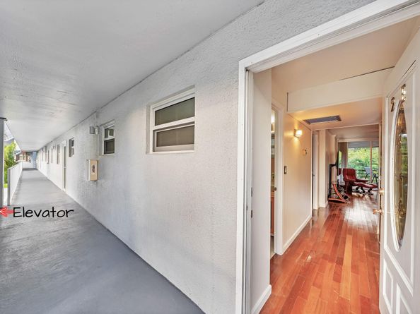 102 Royal Park Dr 2E, Oakland Park FL 33309