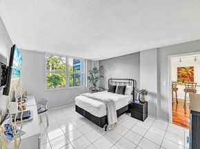 102 Royal Park Dr 2E, Oakland Park FL 33309