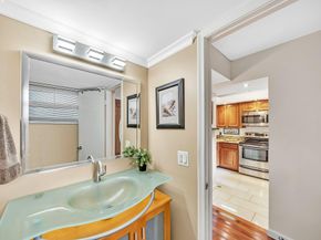102 Royal Park Dr 2E, Oakland Park FL 33309