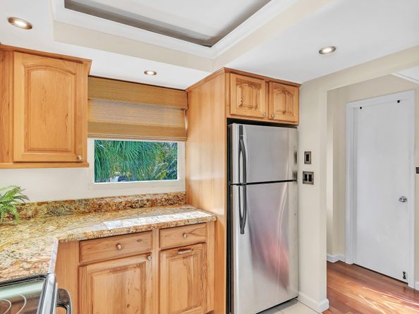102 Royal Park Dr 2E, Oakland Park FL 33309