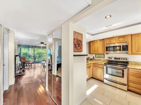 102 Royal Park Dr 2E, Oakland Park FL 33309