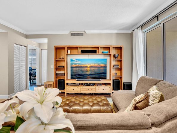 2 Renaissance Way 302, Boynton Beach FL 33426