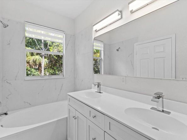 867 Pipers Cay Drive, West Palm Beach FL 33415