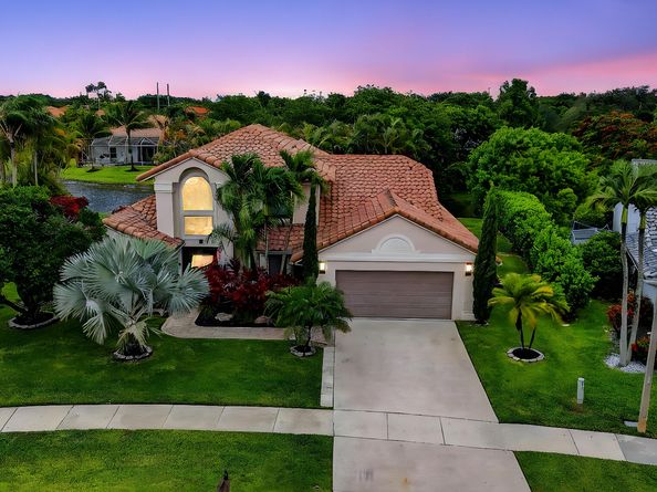 10798 Seacliff Circle, Boca Raton FL 33498