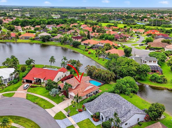10798 Seacliff Circle, Boca Raton FL 33498