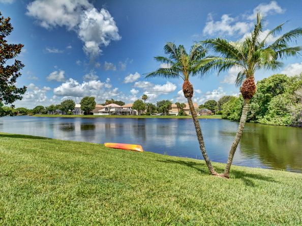 10798 Seacliff Circle, Boca Raton FL 33498