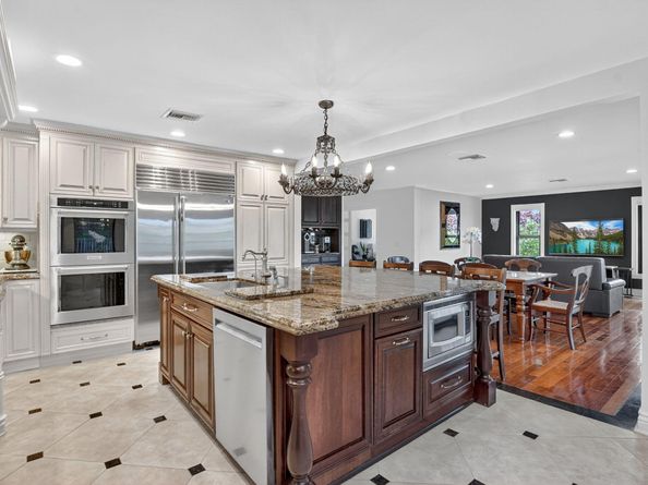 10798 Seacliff Circle, Boca Raton FL 33498
