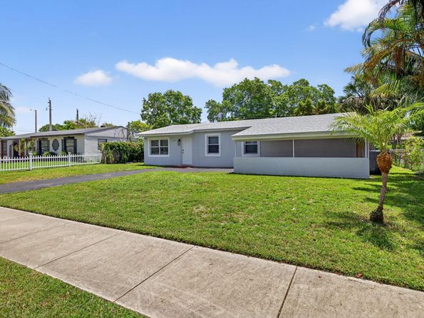 1520 SW 67th Ave, North Lauderdale FL 33068