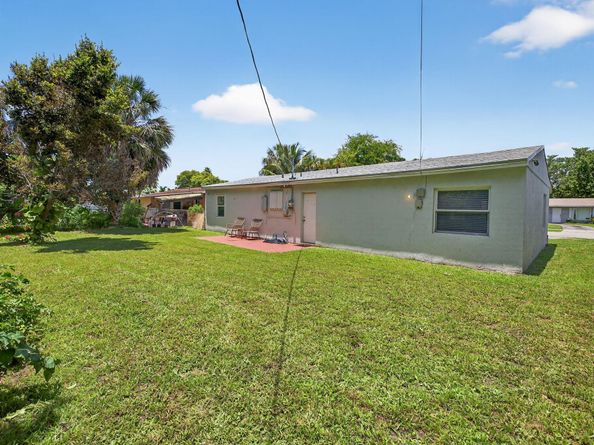 1520 SW 67th Ave, North Lauderdale FL 33068