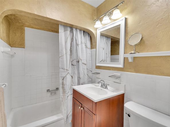 1438 Fletcher St, Hollywood FL 33020