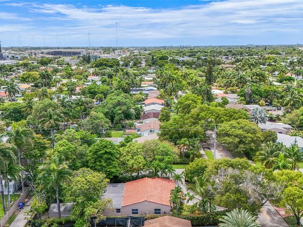 1438 Fletcher St, Hollywood FL 33020
