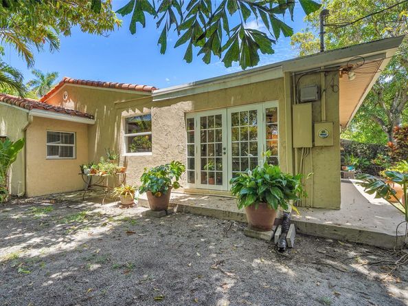 1438 Fletcher St, Hollywood FL 33020