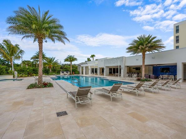 2720 Donald Ross Road 203, Palm Beach Gardens FL 33410