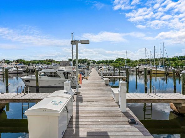 2720 Donald Ross Road 203, Palm Beach Gardens FL 33410