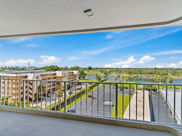 336 Golfview Road 719, North Palm Beach FL 33408