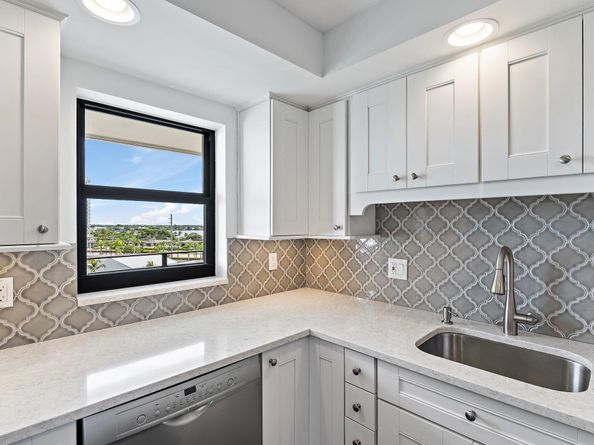 336 Golfview Road 719, North Palm Beach FL 33408