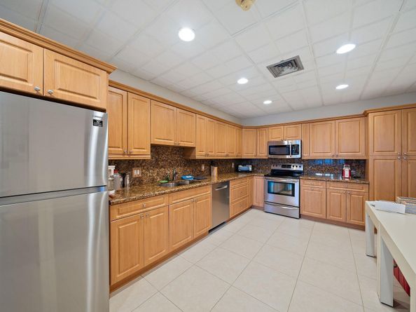 336 Golfview Road 719, North Palm Beach FL 33408