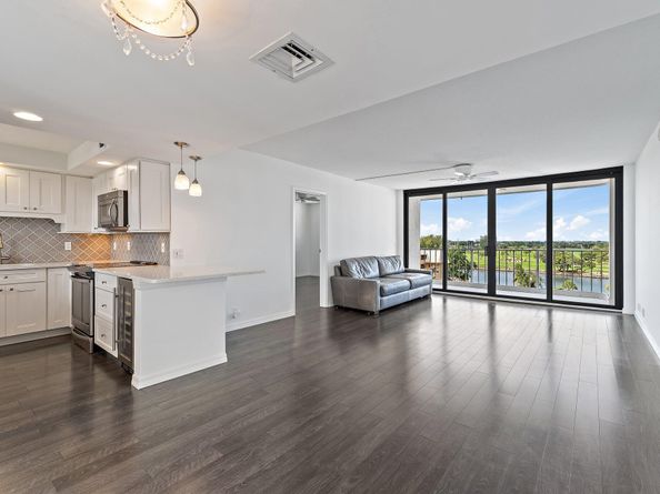 336 Golfview Road 719, North Palm Beach FL 33408